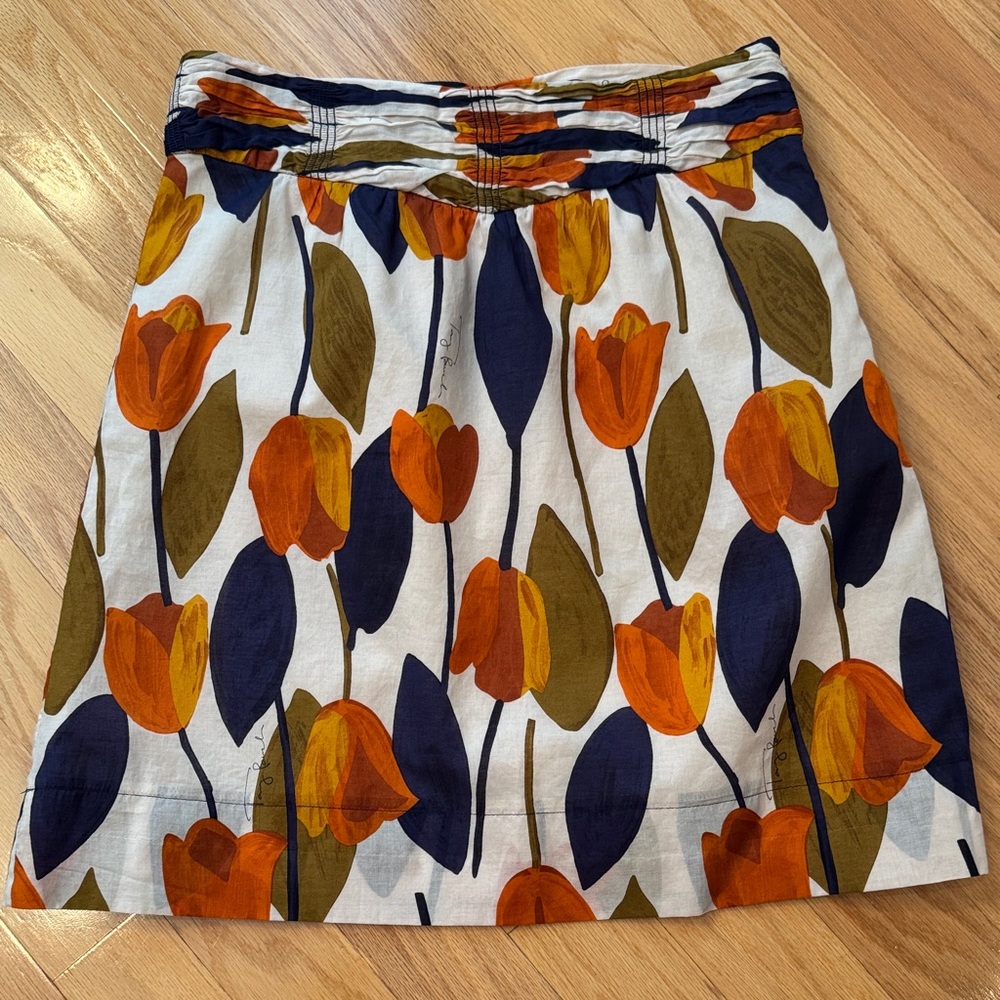 Tory Burch Nellie Skirt.  Tulip Print size 10